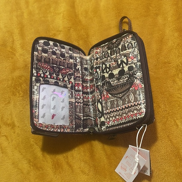 Sakroots Wristlet/Crossbody - Picture 3 of 7